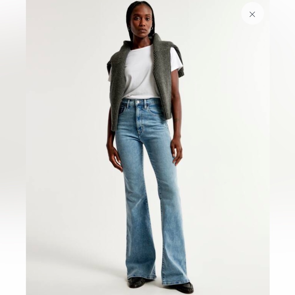 Like new! Abercrombie Ultra High Rise Stretch Flare Jean